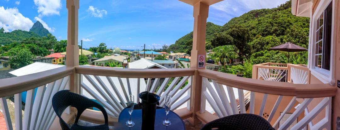 Maggie'S Inn Soufrière 外观 照片