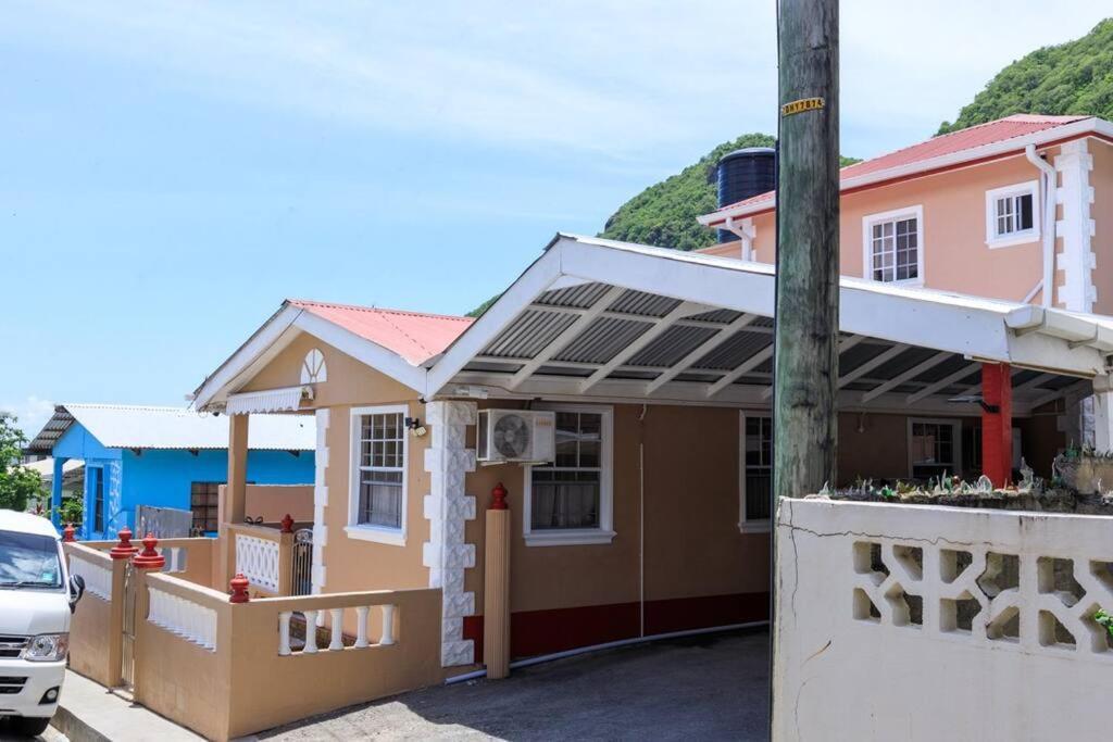 Maggie'S Inn Soufrière 外观 照片